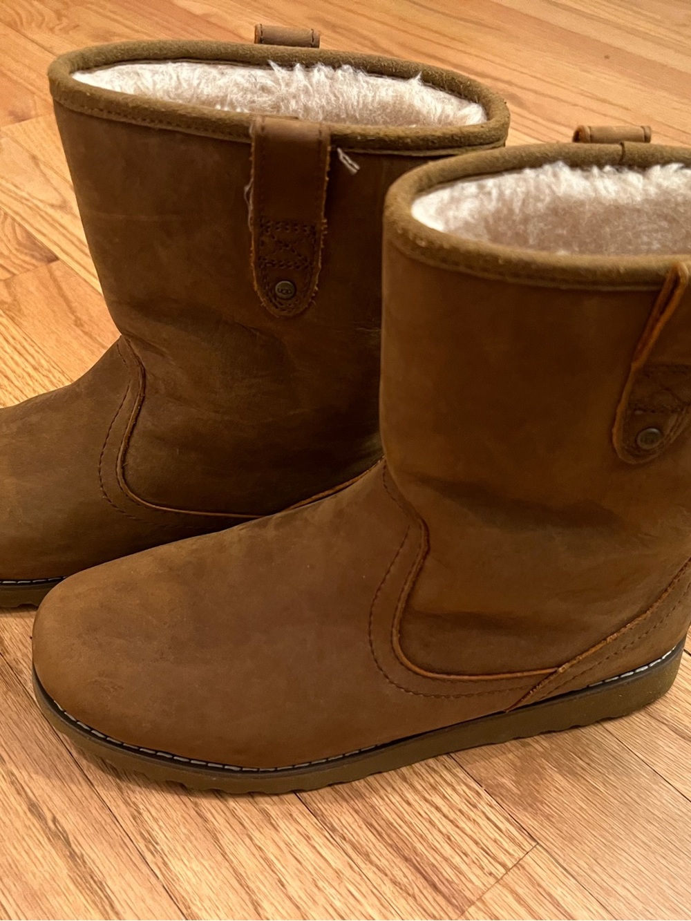 UGG Kids Chestnut Brown Shearling-Lined Boots
